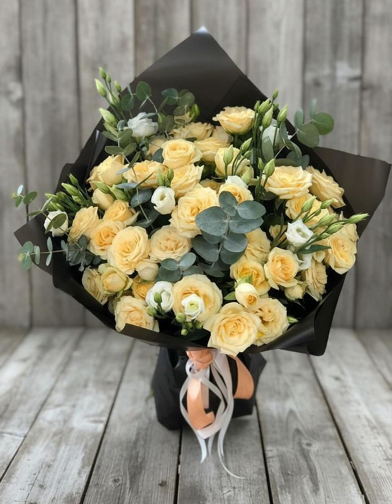 Букет цветов из: Розы и Лизиантусы в Тимирязева