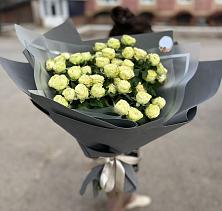 Букет Белые кустовые розы Солинеро в Тимирязева
