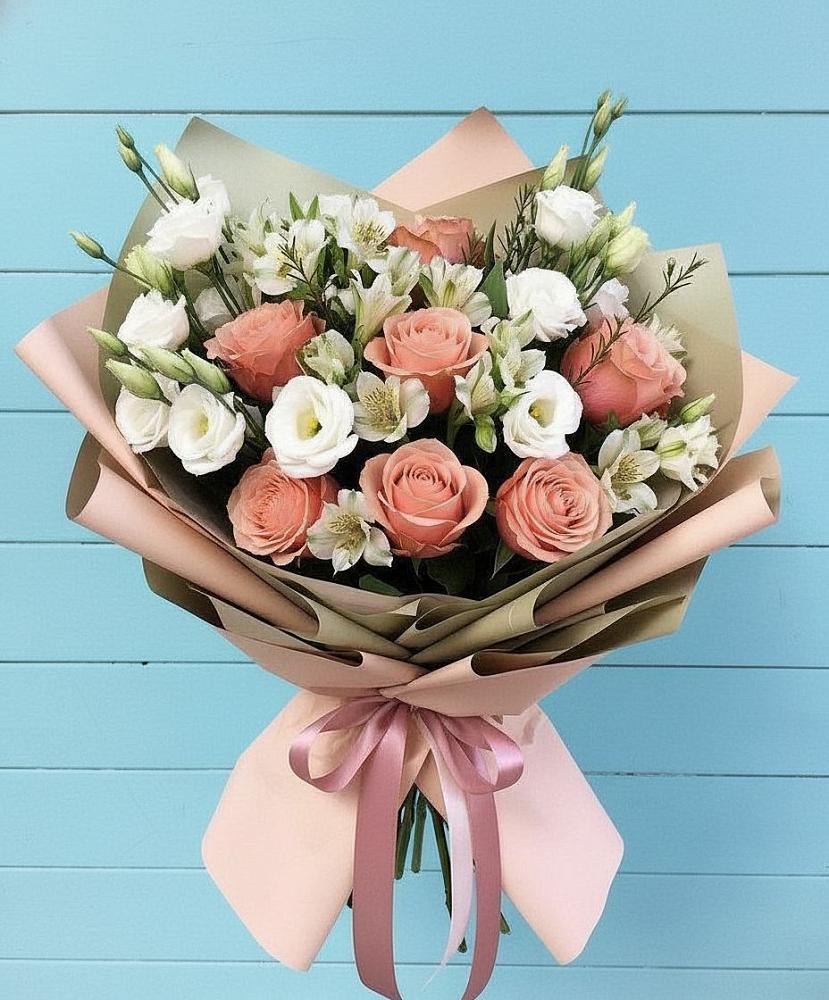 Букет цветов из: Розы, Альстромерии и Лизиантусы в Тимирязева