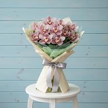 Букет цветов из:  Орхидеи и Розы #REPLACE_PRED# Тимирязева