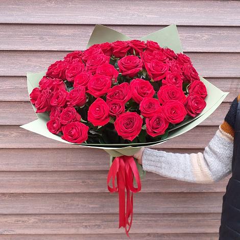 Букет 55 Красных роз Фридом в Тимирязева