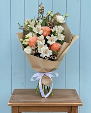 Букет цветов из:  Альстромерии, Лизиантусы, Розы и Хризантемы в Тимирязева