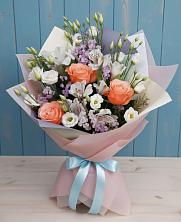 Букет цветов из:  Лизиантусы, Розы, Альстромерии и Гипсофила в Тимирязева