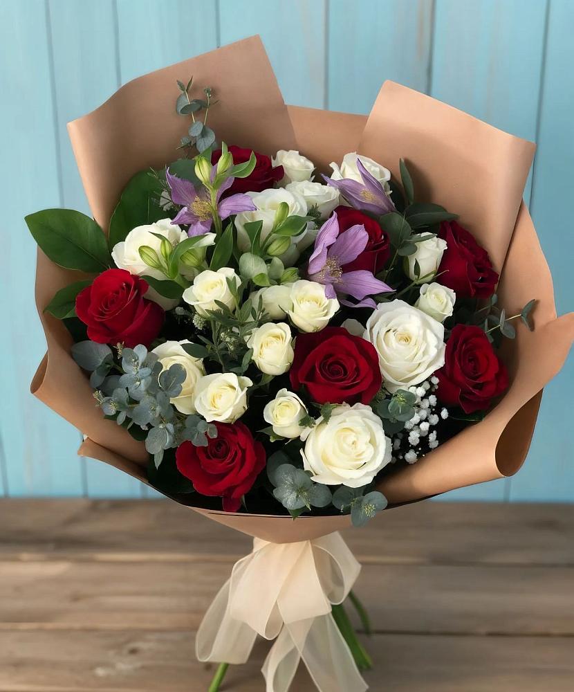 Букет цветов из: Розы и Альстромерии в Тимирязева