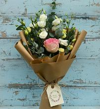 Букет цветов из:  Розы и Лизиантусы в Тимирязева