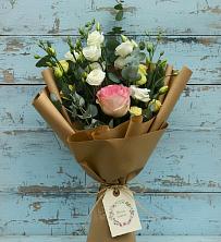 Букет цветов из:  Розы и Лизиантусы в Тимирязева