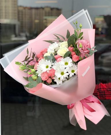 Букет цветов из: Розы, Лизиантусы и Хризантемы в Тимирязева
